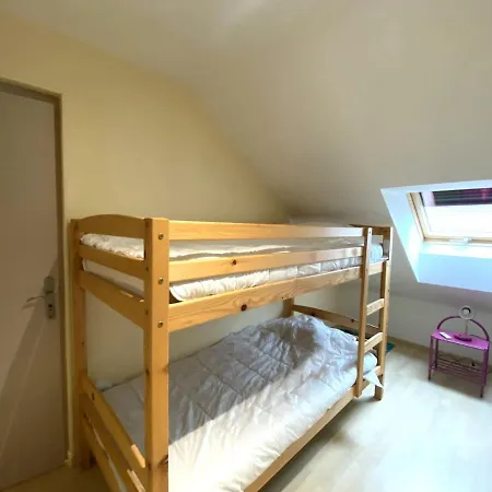 Pleasant Home, 200m From The Beach, St Pair-sur-mer 펜션 *