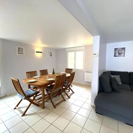 Pleasant Home, 200m From The Beach, St Pair-sur-mer *