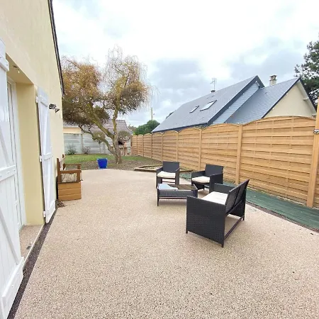 Pleasant Home, 200m From The Beach, St Pair-sur-mer 펜션 생-페르-쉬르-메르