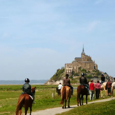펜션 Pleasant Home, 200m From The Beach, St Pair-sur-mer